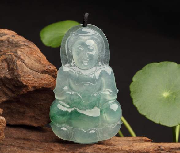 墨绿种翡翠手镯男生戴观音还是平安扣好？它们各自有着什么样的寓意？   第3张