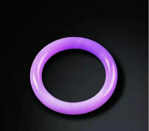 黑乌沙翡翠原石红锈斑斑特点几万，几十万的翡翠和几百万的，差别居然在这里！   第13张