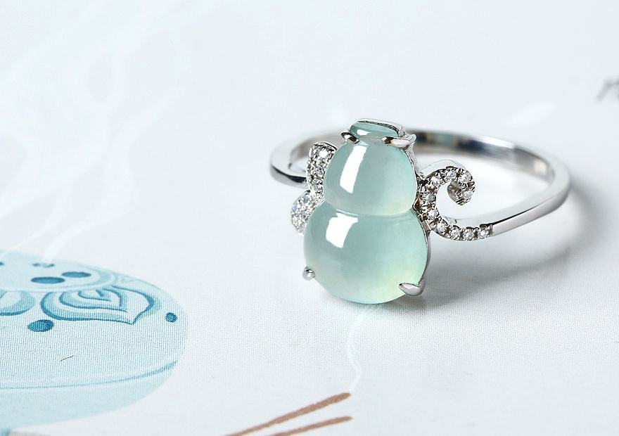 紫色翡翠a货白冰翡翠吊坠价值如何？本文为你揭开答案！   第3张