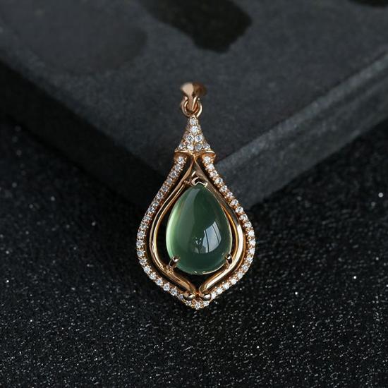 翡翠另类雕刻葡萄石收藏价值几何？   第3张