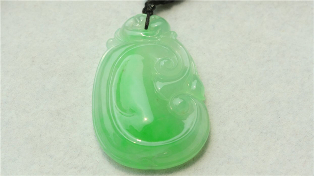 冰芙蓉种翡翠价格多少？扒一扒大家喜欢芙蓉种翡翠的原因！   第3张