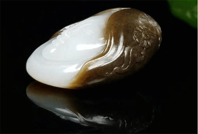 黄翡翠鉴别方法和田玉俄料如何保养？其实无非是做好这两件事！   第2张