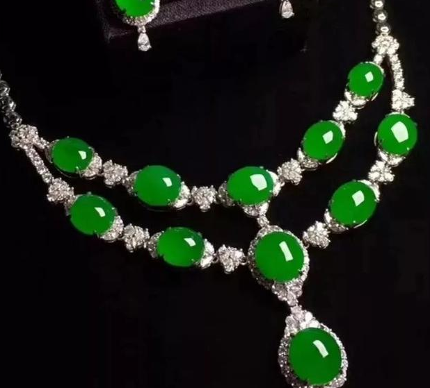 如何鉴别玉斧玉器翡翠价值逐渐上涨，背后的原因是不可再生   第11张