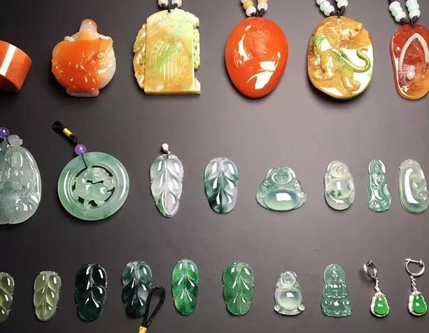 如何鉴别玉斧玉器翡翠价值逐渐上涨，背后的原因是不可再生   第12张