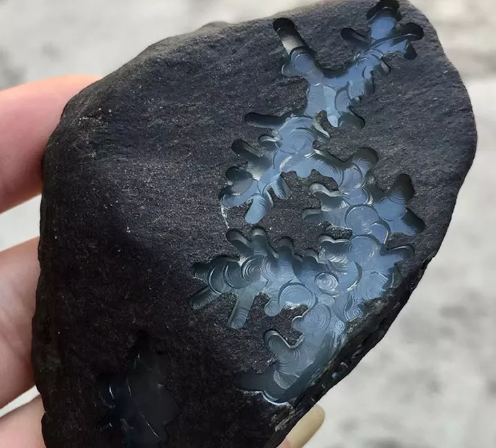 怎样挑选翡翠原石 挑选翡翠原石五大要素   第2张