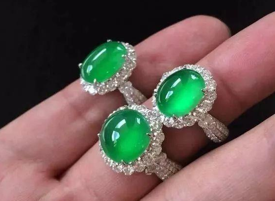 图文并茂教你翡翠的鉴别方法，方法挺牛，你知道吗？   第4张