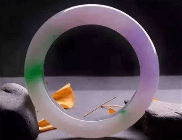 糯种和冰糯种的区别翡翠手镯哪个颜色好看？翡翠手镯要怎么挑选？   第3张