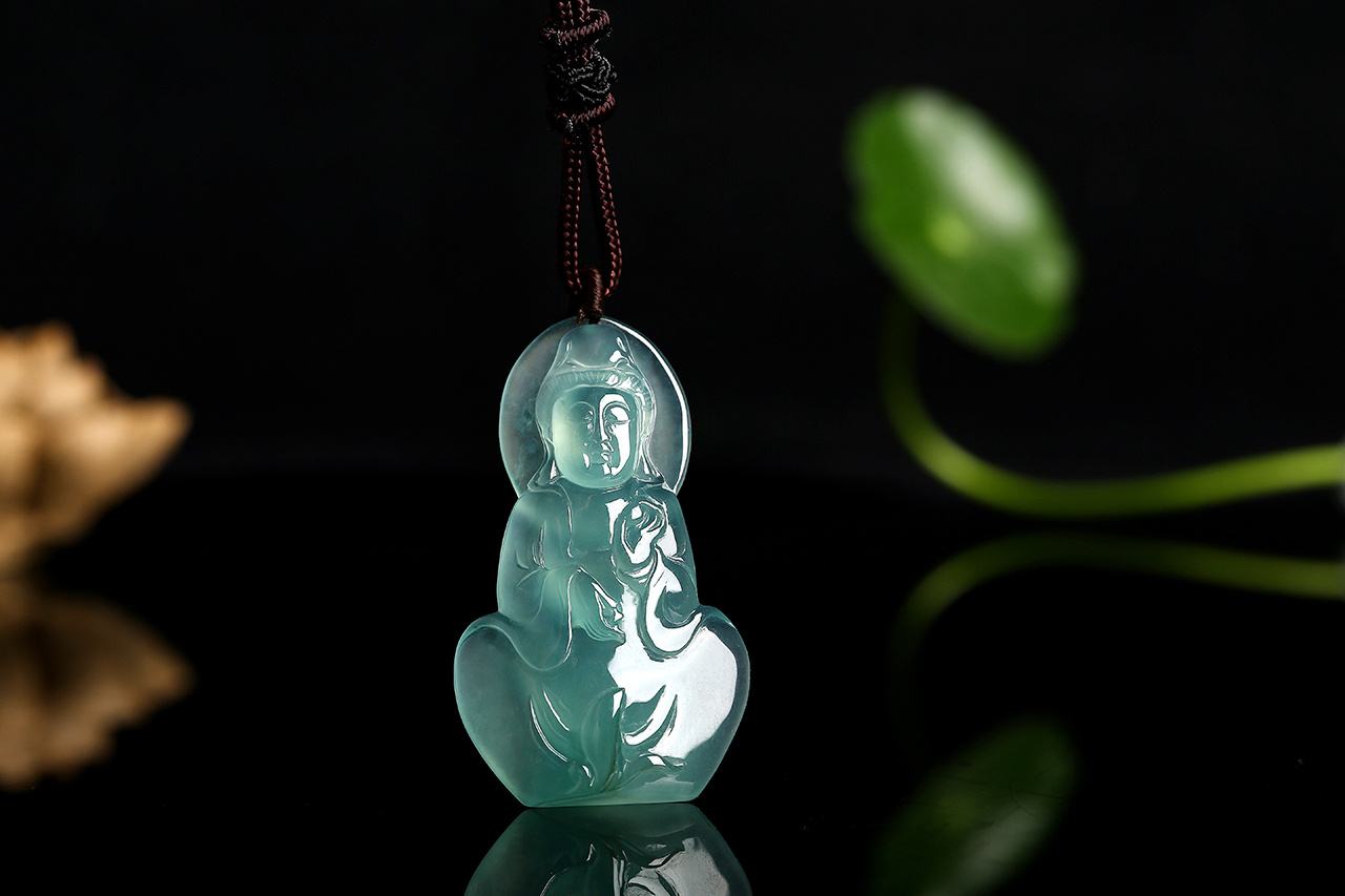 翡翠观音怎么看真假？我们可以通过以下几个方面着手！   第3张