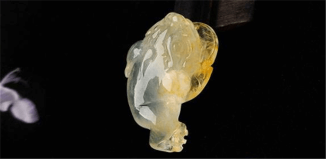 翡翠手镯千元红翡值钱还是黄翡值钱？来看看它们到底有什么区别？   第2张