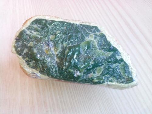 翡翠原石赌石直播视频，解石现场   第2张