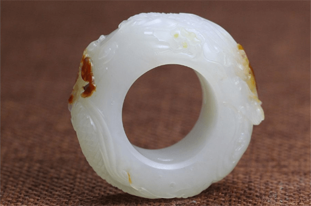 翡翠赌_石_毛料羊脂玉籽料戒指保养要点需牢记！珍贵之物更需珍惜！   第2张