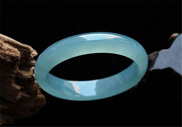 蓝水翡翠怎样为好？你对蓝水翡翠了解多少？   第3张