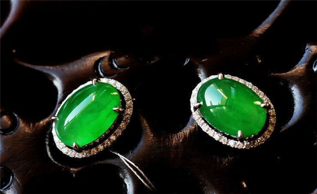 红翡和绿翡哪个值钱？一切从它们的价值衡量标准说起！   第3张