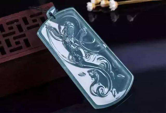 真翡翠用舌头舔的鉴定什么是危料？怎么区别危料和蓝水翡翠？   第2张