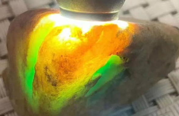 翡翠能承受多少度的高温，说出来吓你一跳   第2张