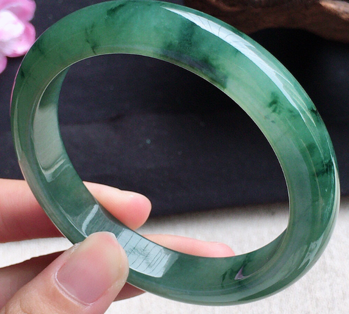 翡翠_吊坠_批发翡翠镯子该怎么选择选购 