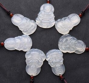 翡翠原石制作过程玉观音吊坠怎么看出真假 教你正确鉴别 