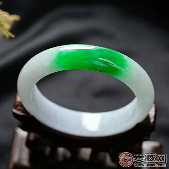 佩戴翡翠有哪些好处？   第3张