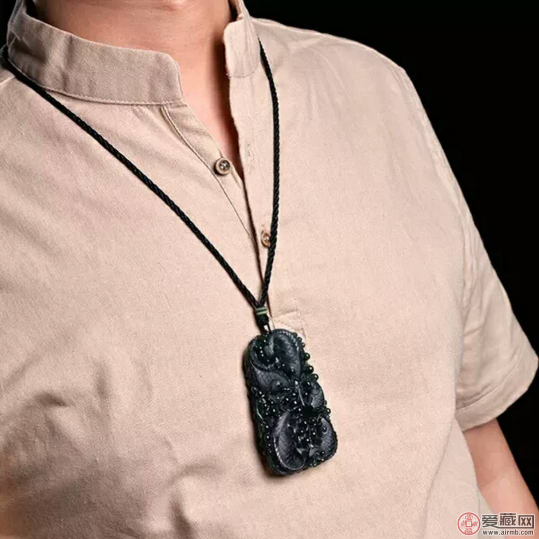 翡翠有避纹雕还值钱吗墨翠是什么样的？如何选购墨翠？   第2张