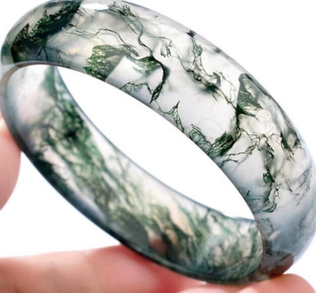 水草玉镯是天然的吗 佩戴水草玉镯的好处 