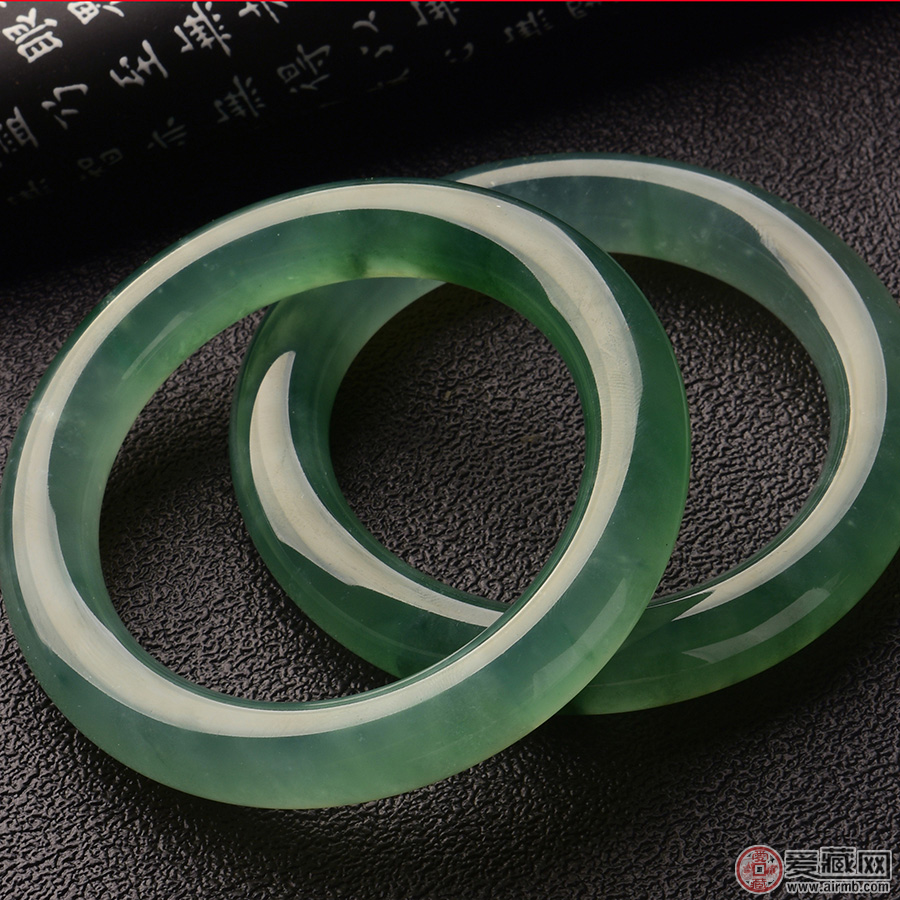 怎样挑选真翡翠玉镯   第2张