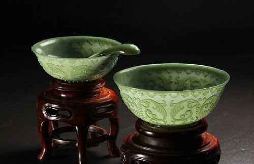 翡翠玉手镯摔裂多处玉器销售话术900句 让你更懂销售 