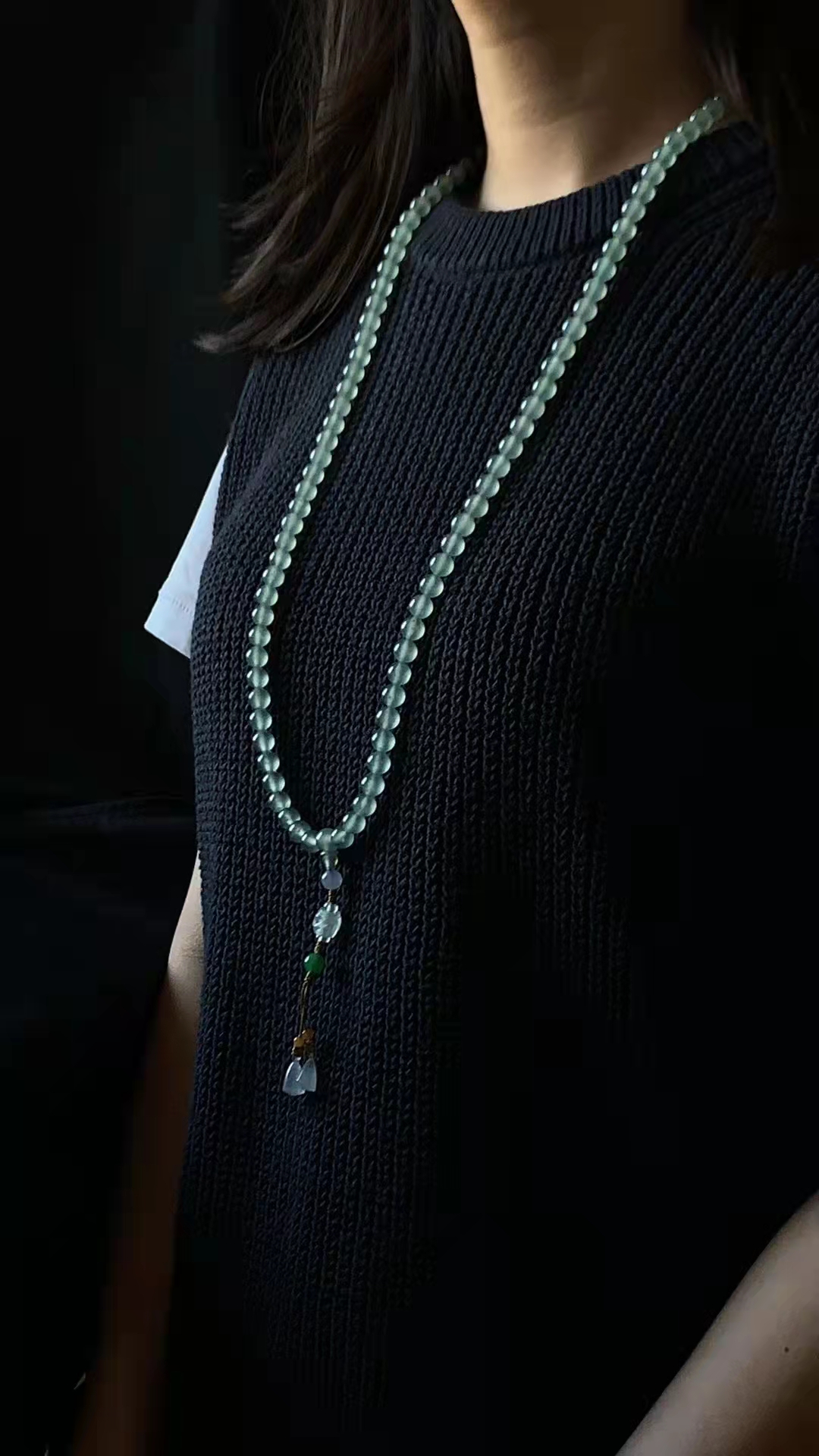 有着万年前史的项圈，跟着时刻而益发的多样化，有极大的鉴赏价值  第9张