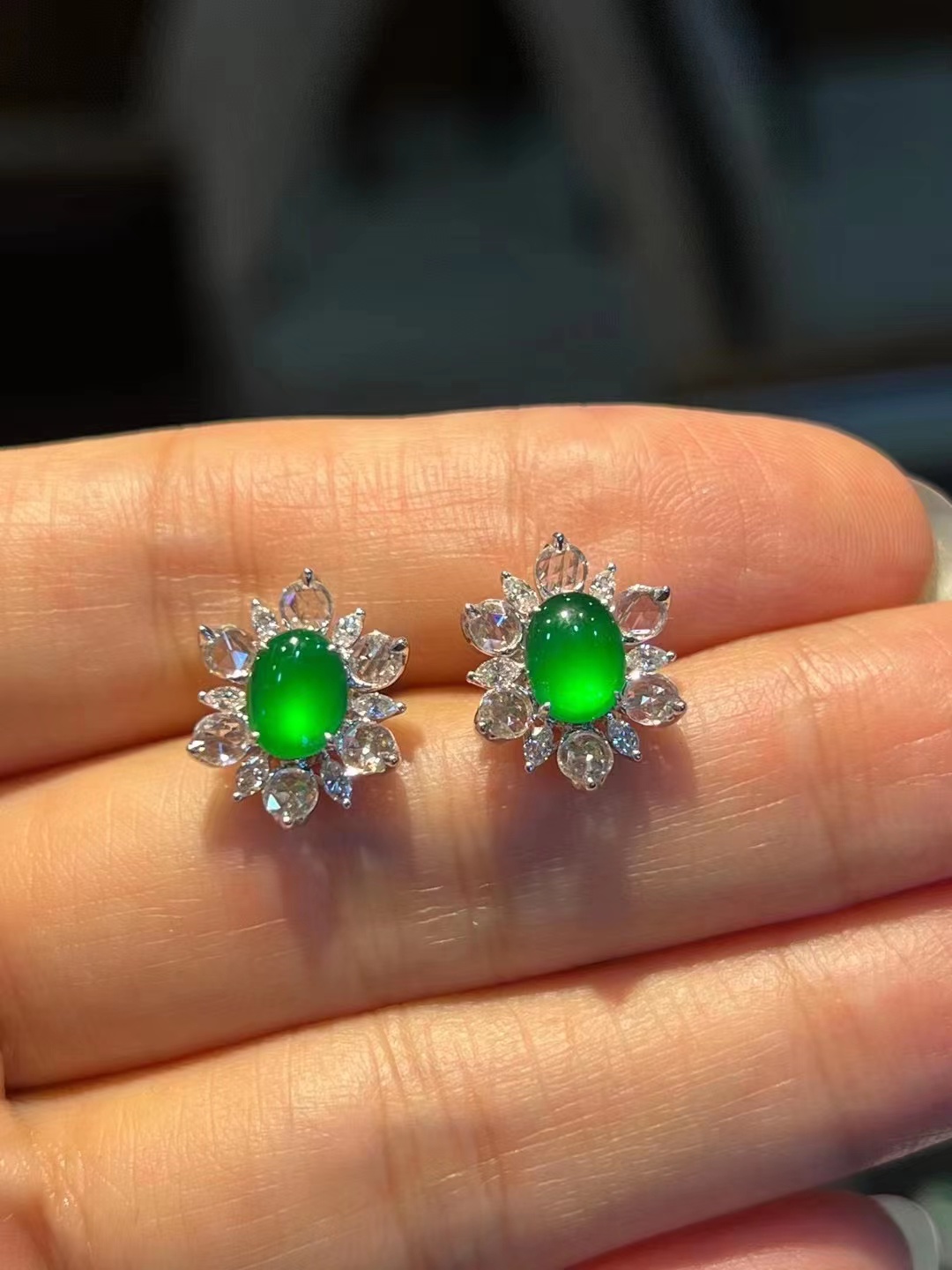 来自西方的陈旧玫瑰切工钻石，和翡翠完美结合，会有怎样的美呢？  第8张