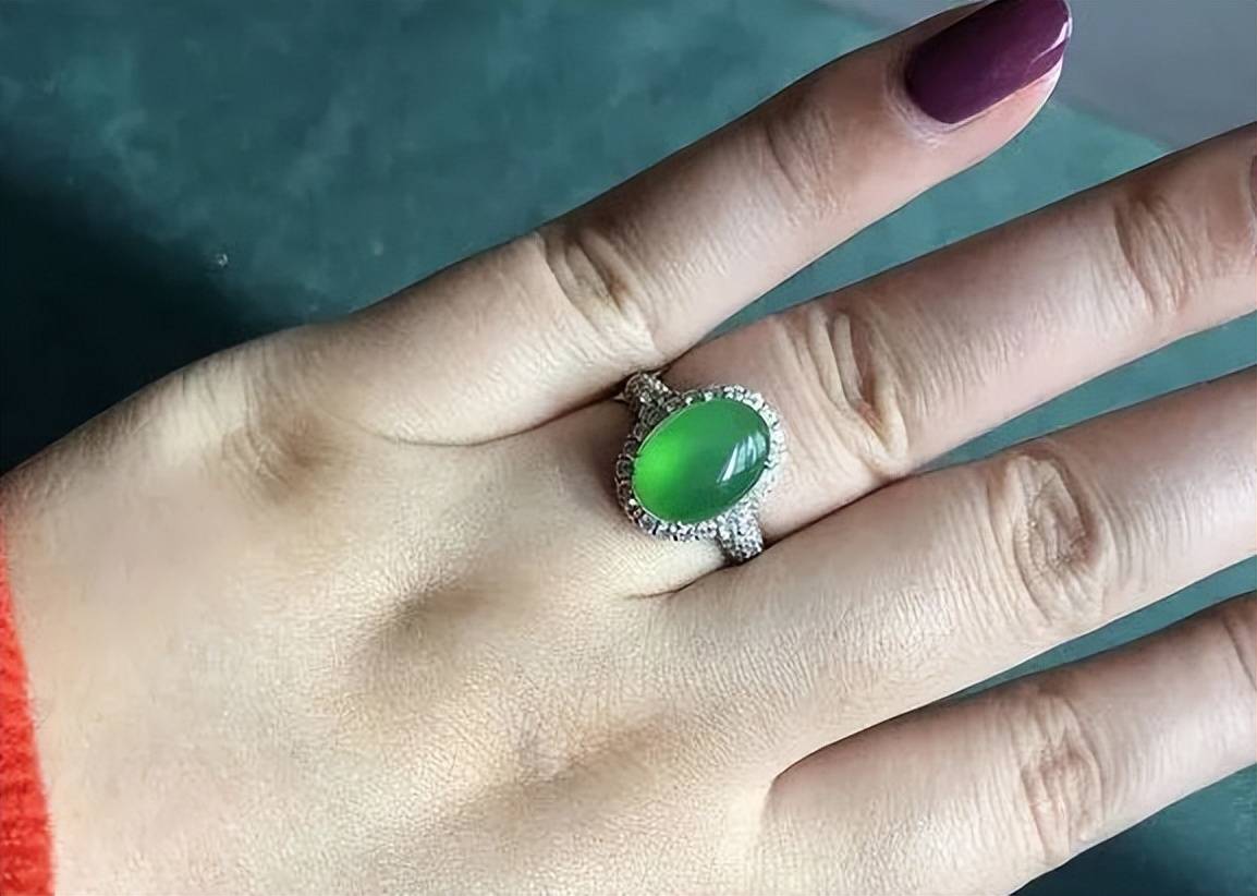 2万+买的翡翠戒指竟是刷的绿漆？究竟什么样的珠宝展才靠谱？  第2张