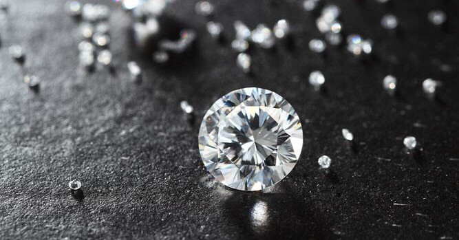 你还在信任 ‘钻石恒久远，一颗永撒播吗？’  第4张