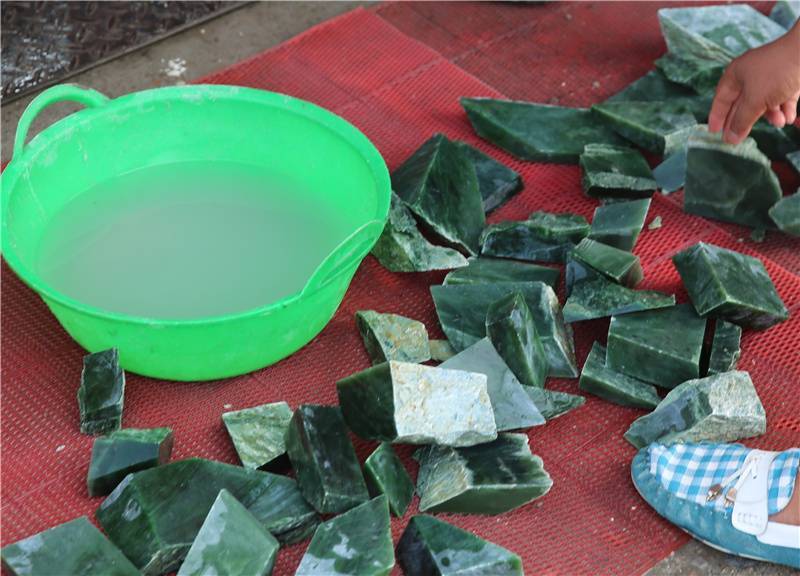 张狂的碧玉，为什么又提价了  第5张