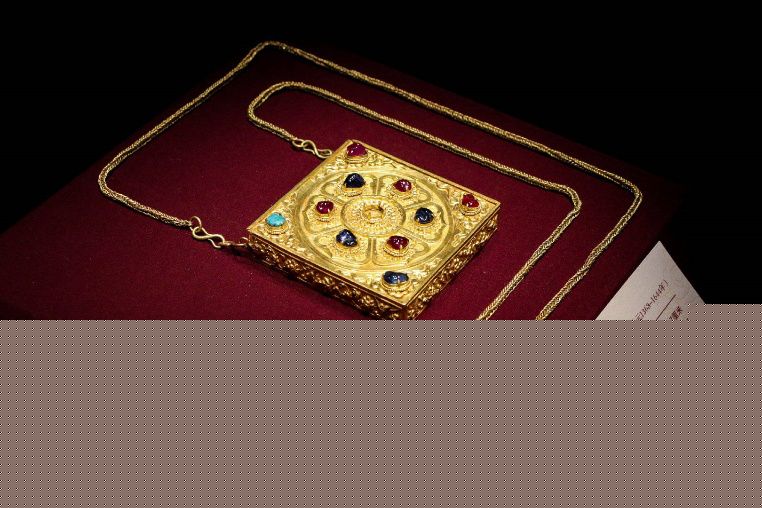 明朝贵妇珠宝包，见识一下何为真正的看得起，买不起的包  第3张