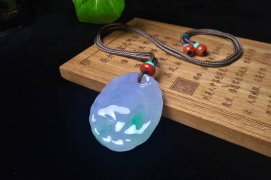 金发晶和什么一起佩戴最好  第2张