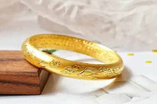 实心手镯多少克合适  第2张