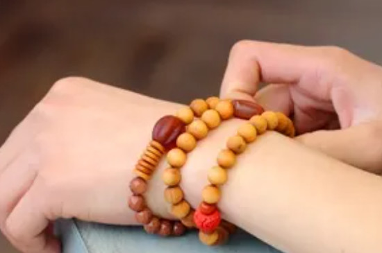 柏木手串的功效与作用  第2张