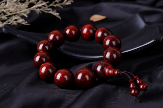 小叶紫檀怎么鉴别真假以及好坏  第5张