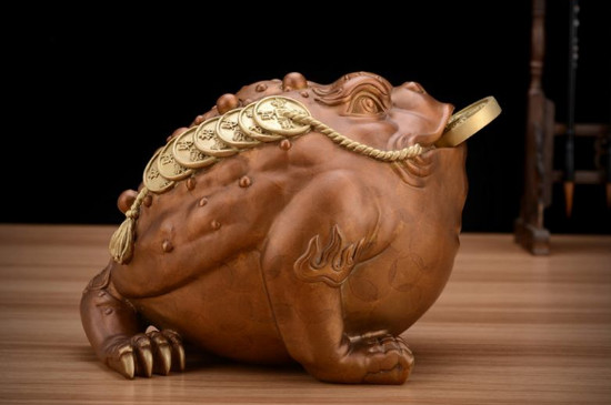 金蟾摆放客厅哪里最好  第4张