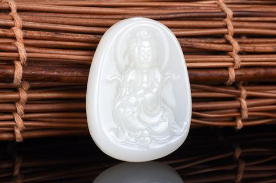 女人送男人观音吊坠寓意，智慧慈悲平安柔和  第2张