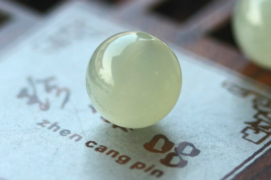 岫玉和田玉哪个养人  第3张