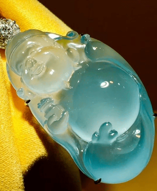 翡翠明料为什么非雕成“歪瓜裂枣”，雕刻师咋想的？  第6张