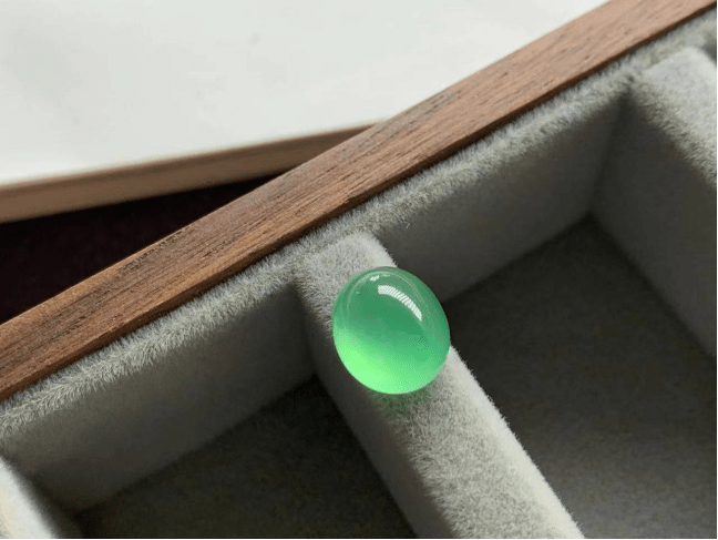 物价上涨导致翡翠价格也上涨，什么因素影响翡翠价值的上升?  第2张