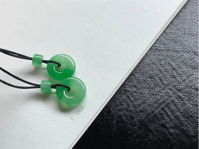 物价上涨导致翡翠价格也上涨，什么因素影响翡翠价值的上升?  第4张