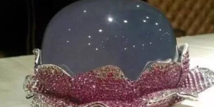 价值6亿元的玻璃种紫罗兰翡翠——''昭仪之星''，竟然也会见光死？  第4张
