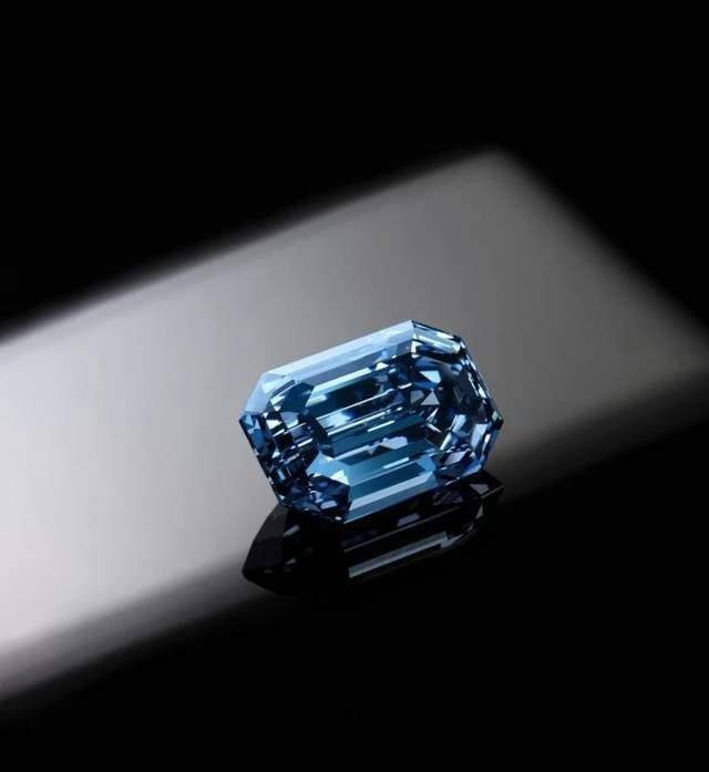 15.10克拉!世界上最大的蓝钻拍卖价格如何?  第1张