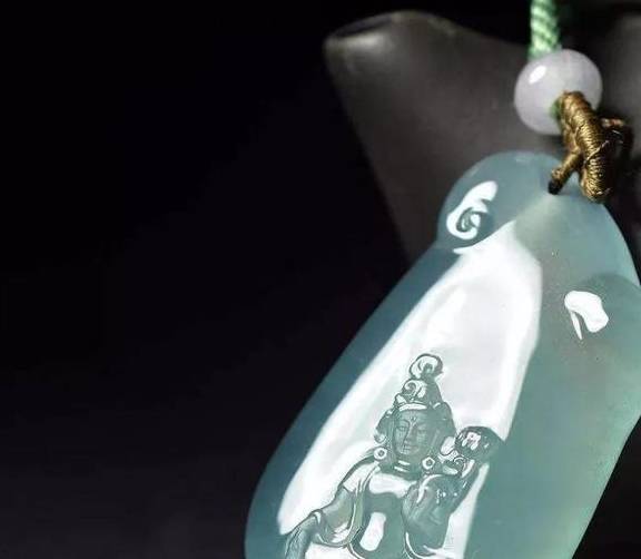 留白也是一种艺术，极简翡翠开始风靡市场  第6张