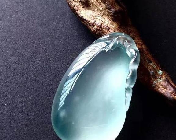 留白也是一种艺术，极简翡翠开始风靡市场  第5张