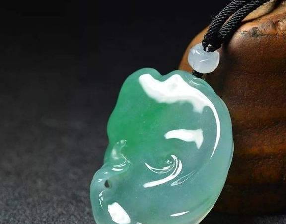 留白也是一种艺术，极简翡翠开始风靡市场  第12张