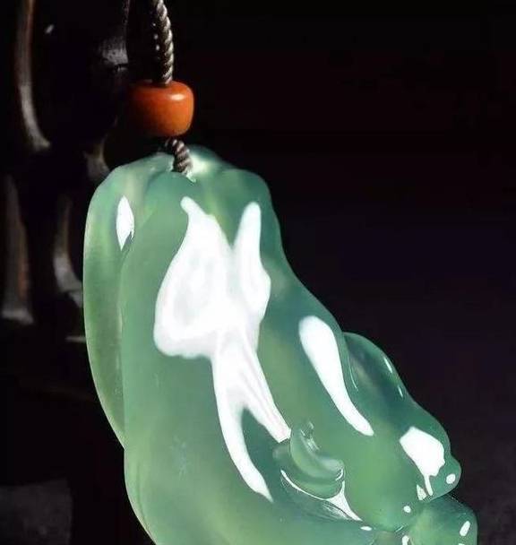 留白也是一种艺术，极简翡翠开始风靡市场  第10张