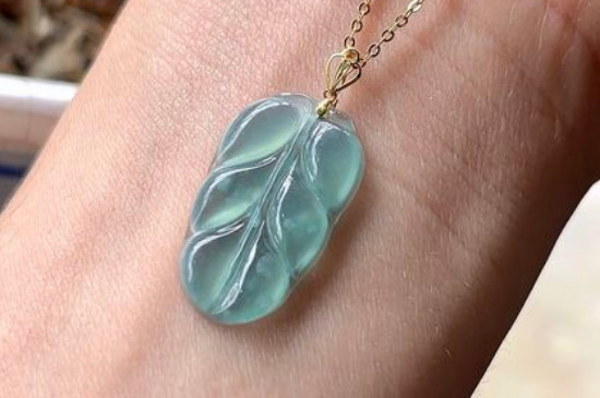 翡翠叶子有什么寓意  第2张