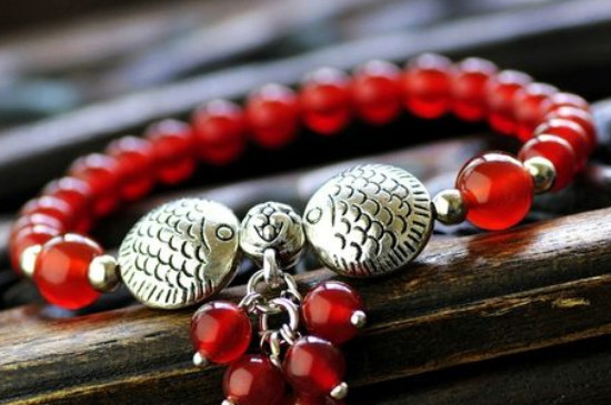 红玛瑙手链有什么寓意  第2张